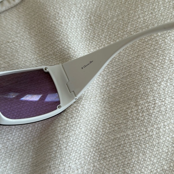 DIOR - Picture 2 of 5